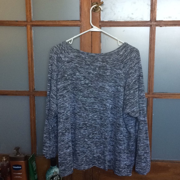 Gray long sleeve - Picture 2 of 2